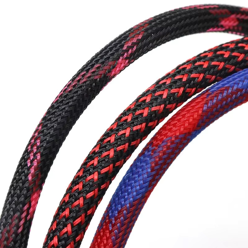 Erweiterbare Kabelhülse aus PET-Nylon zur Kabelisolierung und zum Kabelschutz in Schwarz und Rot - Bild 4