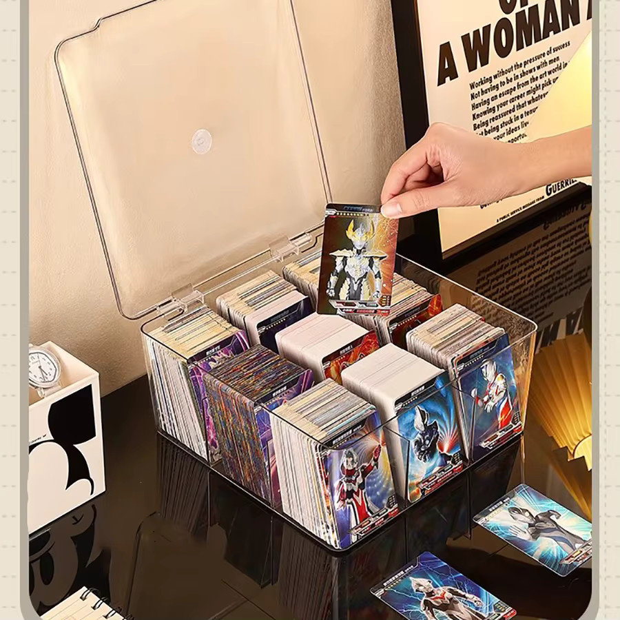 Transparente Acryl-Kartenaufbewahrungsbox mit Klappdeckel für Sammelkarten - Bild 4