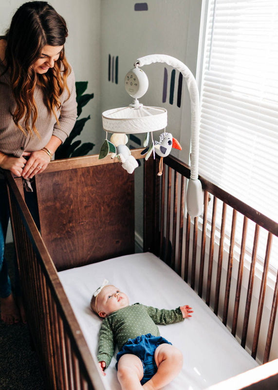 Tiny Love Boho Chic Baby Mobile mit Spieluhr, LED-Beleuchtung und Tierfiguren in Weiß - Bild 7