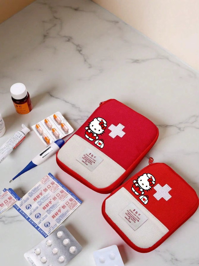 Sanrio Tragbare Erste-Hilfe-Tasche aus Stoff mit Griffen in Blau oder Rot - Bild 2