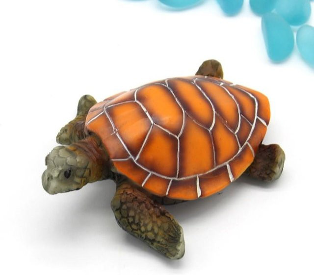 Realistische Schildkrötenfigur aus Harz in Braun und Orange als Aquarium Dekoration und Ornament für deine Wasserlandschaftsgestaltung oder Heimdekoration von Capricornos - Bild 1