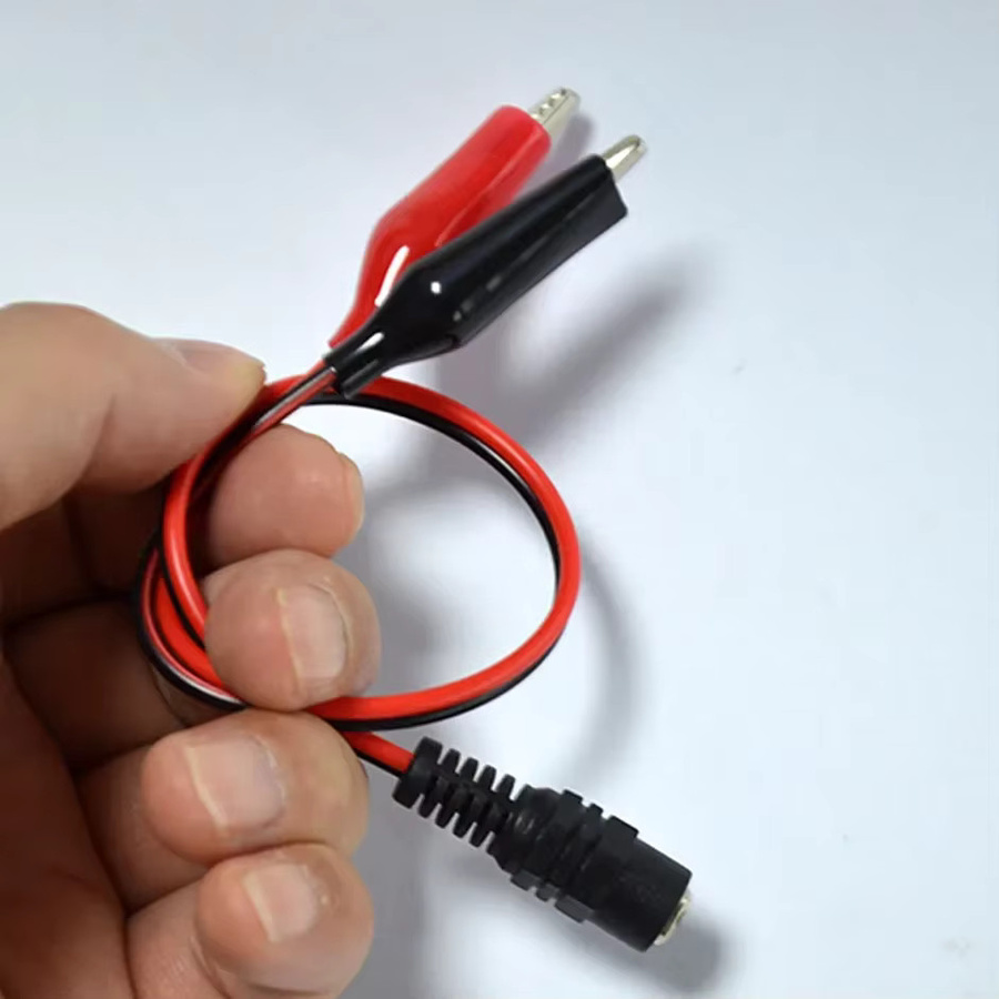 DC Power Adapter mit Krokodilklemmen und 5,5 x 2,1 mm Stecker, rote Testleitung, Länge: 25 cm - Bild 2