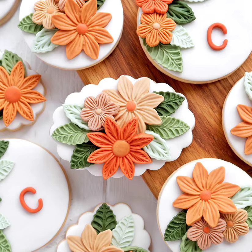 HANDLIFE Silikon-Zuckergussform Blumen und Blätter für Schokolade, Cupcakes und Fondant in Grau und Weiß - Bild 2