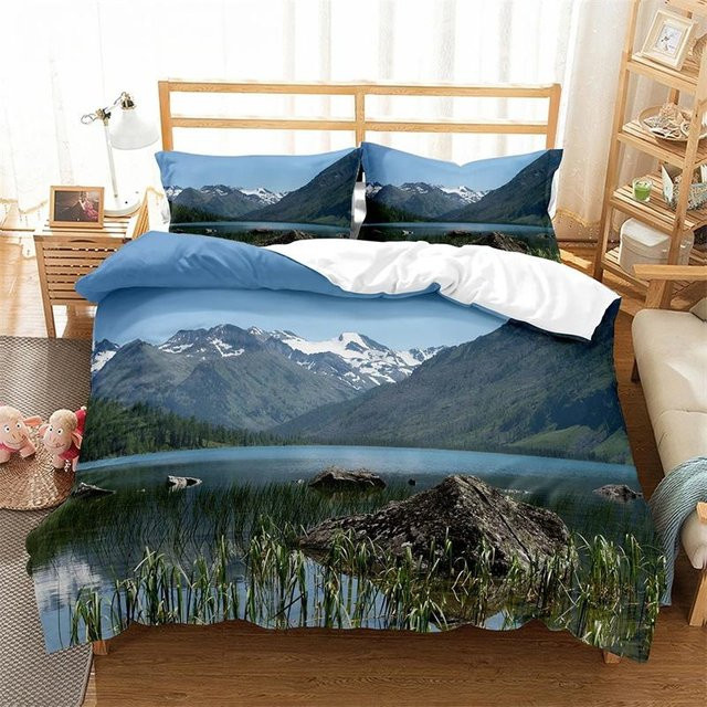 JMG Household Supplies Bettwäscheset Altai-Gebirge Naturlandschaft mit Wald und See, 2-teilig, Farbe Blau, B/H: 135 x 200 cm - Bild 1