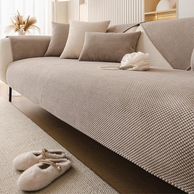 Rutschfester Cord-Sofabezug von Your Warm Home in Beige, winterliche Couchauflage aus Flanell, B/T: 120 x 70 cm - Bild 1