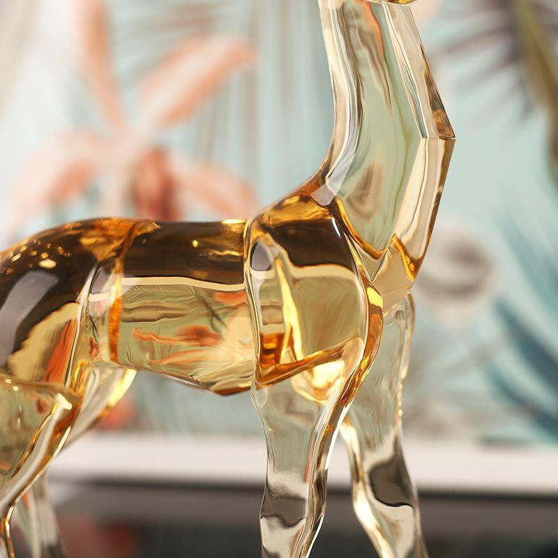 Yiran Furniture Kristall Hirsch Dekoration aus Acryl in Braun und Transparent - Bild 4