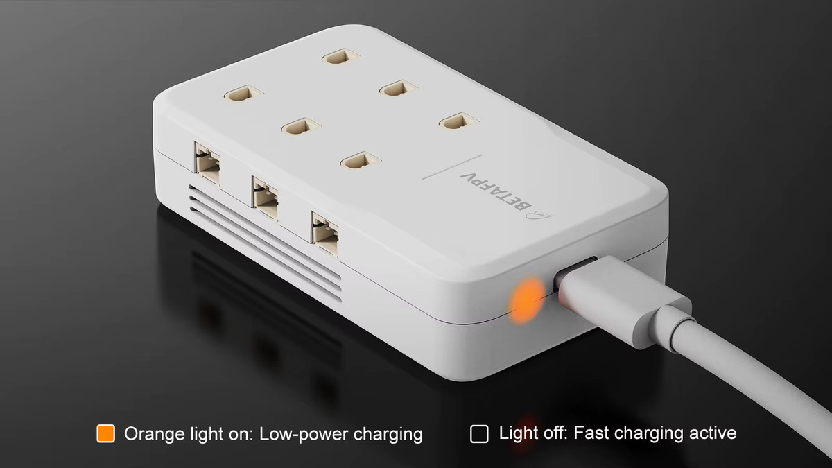 BETAFPV 6-Port 1S Lipo-Akkuladegerät mit 30W Schnellladefunktion für PH2.0 und BT2.0 in Weiß - Bild 3
