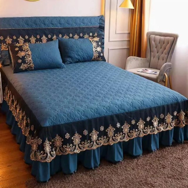 3-teiliges Bettrock-Set Super Six aus Baumwolle in Blau, moderne minimalistische Tagesdecke mit Spitze, staubdicht und maschinenwaschbar, B/T: 220 x 200 cm - Bild 1