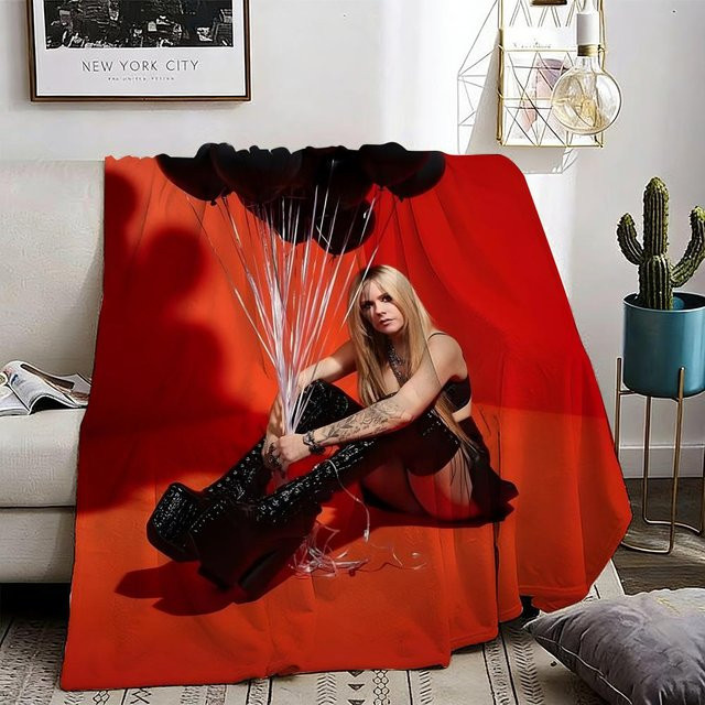 Star Singer Avril Lavigne Flanellendecke in Weiß und Rot, weich und hautfreundlich mit 240 g für den Sommer - Bild 1