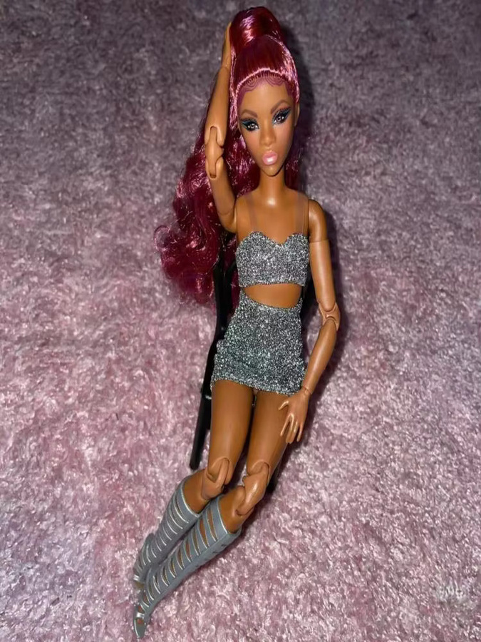 Barbie Looks Sammlerpuppe, Multi Joint bewegliches lockiges Haar - Bild 2