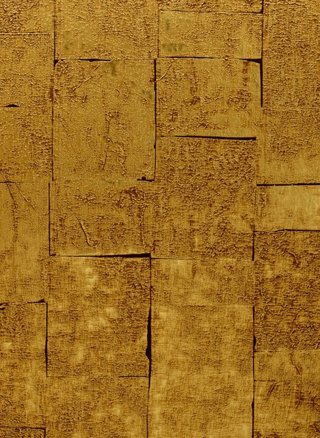 Arte International Wallpaper Gilded Heritage Gold Rush in Gold, Gelb und Orange mit abstraktem geometrischem Design aus Vinyl - Bild 1