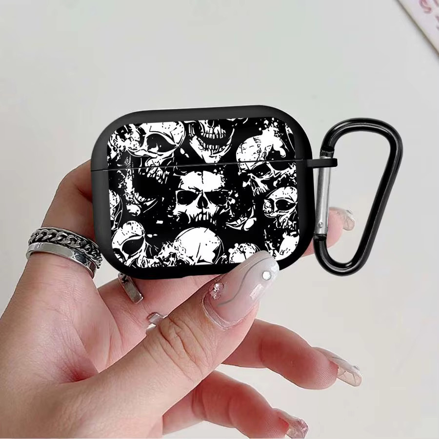Schutzhülle für Apple AirPods in Schwarz mit Totenkopfmuster - Bild 3