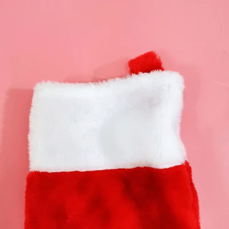 Weihnachtsmann Socken aus Stoff als Hängeornamente für den Weihnachtsbaum in Rot - Bild 6