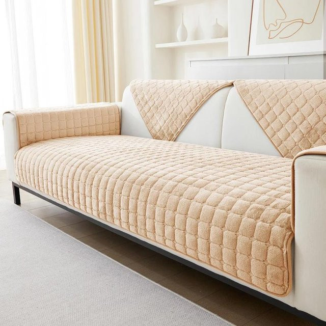 HOMEMOTION Sofabezug aus weichem Plüsch, rutschfester Schonbezug für dein Sofa in Kamelfarben, B/H: 110 x 160 cm - Bild 1