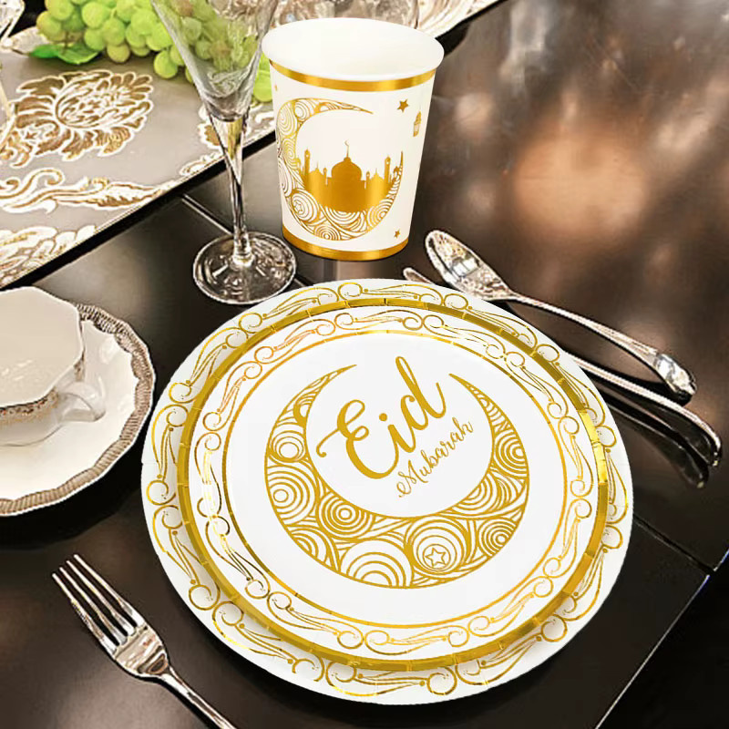 YONGSNOW Eid Mubarak Einweg Geschirr Set in Gold mit Papptellern, Tassen und Ramadan Dekoration für islamische Partys - Bild 3