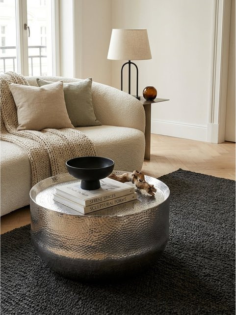 Runder Couchtisch aus Aluminium von KADIMA DESIGN im orientalischen Stil mit Hammerschlag-Muster in Silber, Durchmesser: 60 cm, Höhe: 35 cm - Bild 1