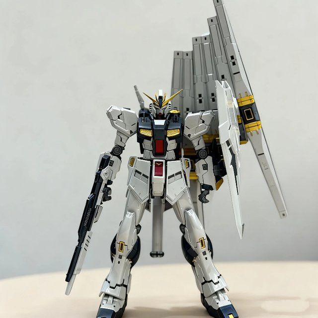 Bandai RG 32C 1/144 The Fighter Base Limited V Fighter Titan Finish, Montagemodellbausatz, 1:144 - Bild 1