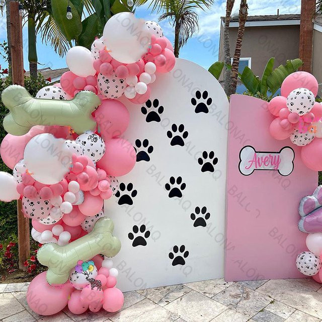 BALONAQ Hund Thema Party Set mit 122 Teilen in Rosa und Weiß zur Geburtstag Dekoration mit Pfoten und Knochen Motiven - Bild 1