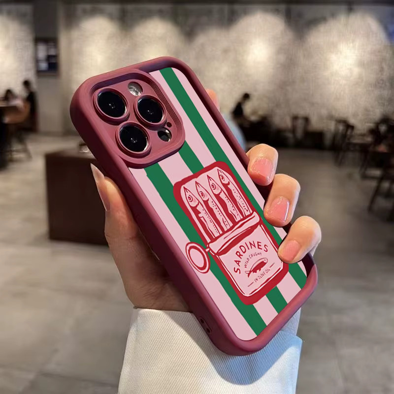 Retro Handyhülle mit lustigem Sardinen-Dosen-Design und Streifen in Rot und Multicolour für iPhone Modelle - Bild 3