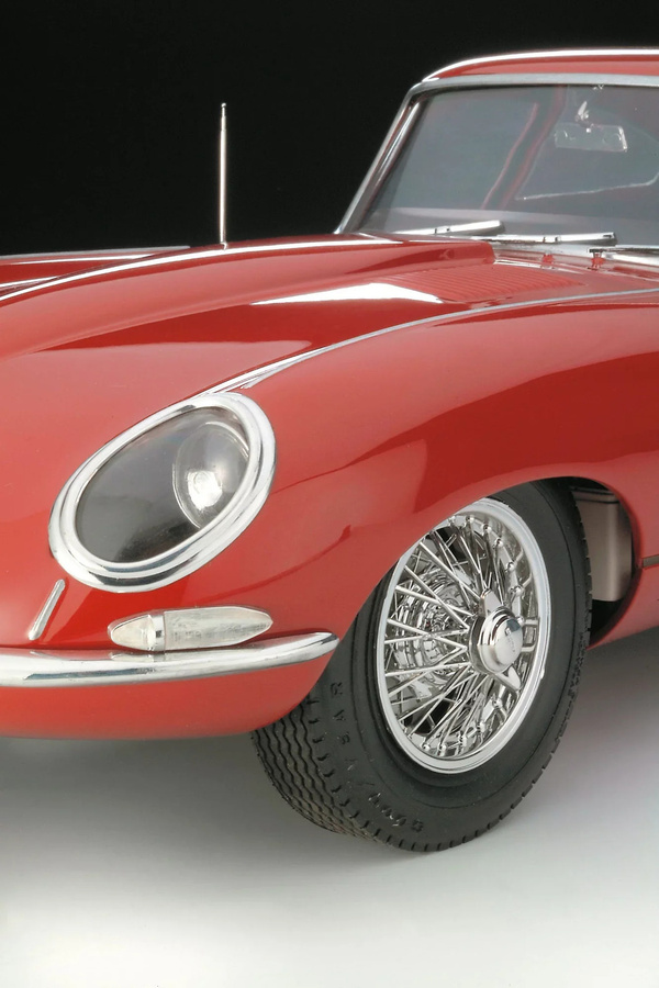Revell Jaguar E-Type Automodell Bausatz, 1:8, ab 13 Jahren - Bild 4