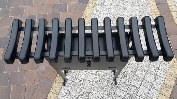 Robuste Friedhofsbank mit Kasten und 4 Beinen aus Stahl und Kunststoff, Breite: 80 cm - Bild 3