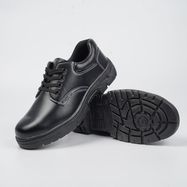 Arbeitsschutzschuhe für Herren von Avant-garde aus glänzendem PU-Leder in Schwarz mit Stahlkappe, stoß- und durchtrittsicher, Größe 46 - Bild 1