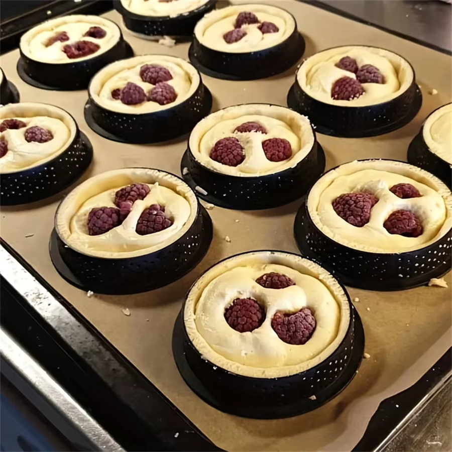 Set aus hitzebeständigen Tortenringen aus Edelstahl für Mousse und Desserts, Schwarz, 6 oder 8 Stück - Bild 2