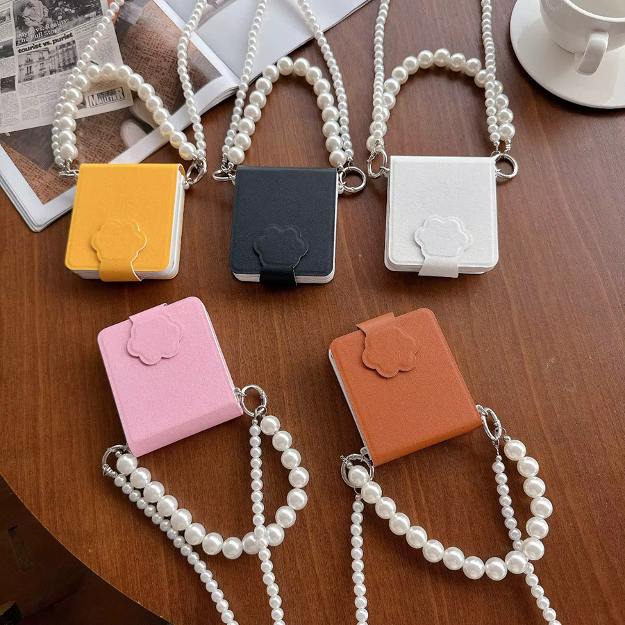 Stoßfeste Crossbody-Notebook-Handyhülle aus Leder mit Katzenpfoten-Design für Samsung Galaxy Z Flip 6, Z Flip 7 und Flip7 FE in Orange - Bild 3