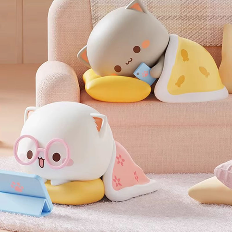 Süße Katzen-Serie Blindbox Set mit 4 Überraschungsfiguren aus Kunststoff, mehrfarbige Mini-Puppen zur Schreibtisch-Dekoration - Bild 3