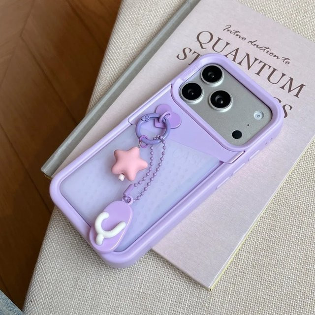 Stoßfeste Apple iPhone Schutzhülle mit Cartoon Anime Anhänger und Kartenfach für iPhone 17 Pro, 16 und 15 Pro Max - Bild 1