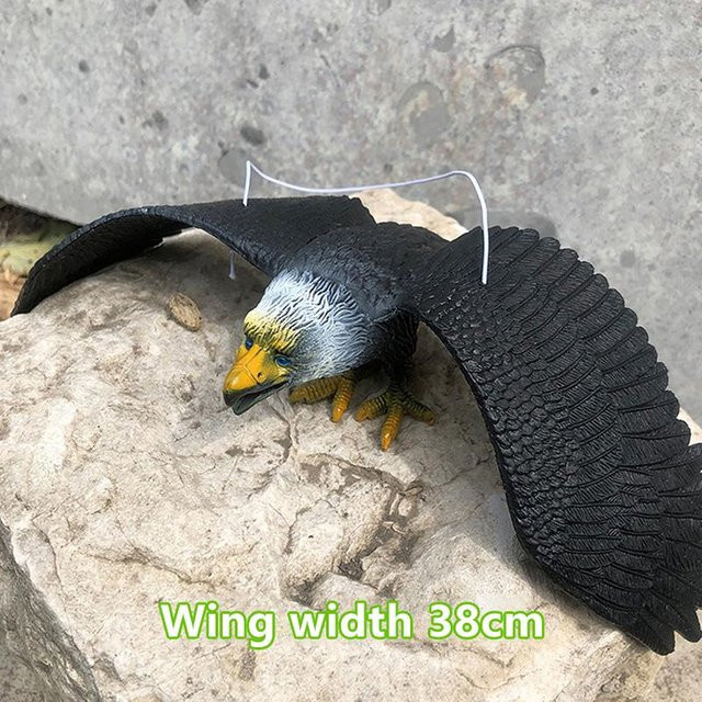 Gracy Adler Figur als hängende Vogelabwehr aus PVC in Braun, Höhe: 38 cm - Bild 1