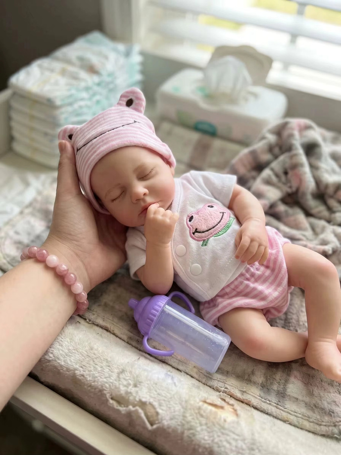 Loulou Reborn-Babypuppe Saskia, Ganzkörper-Silikonpuppe, mit offenem Mund - Bild 6