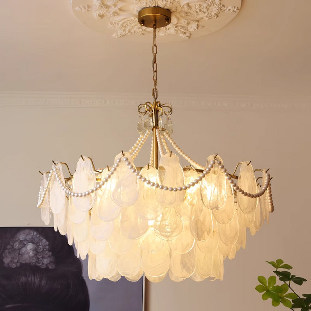 HomeLover Retro Glas Kronleuchter mit Kristallanhängern in Gold/Messing und Transparent für Wohnzimmer und Esszimmer - Bild 1