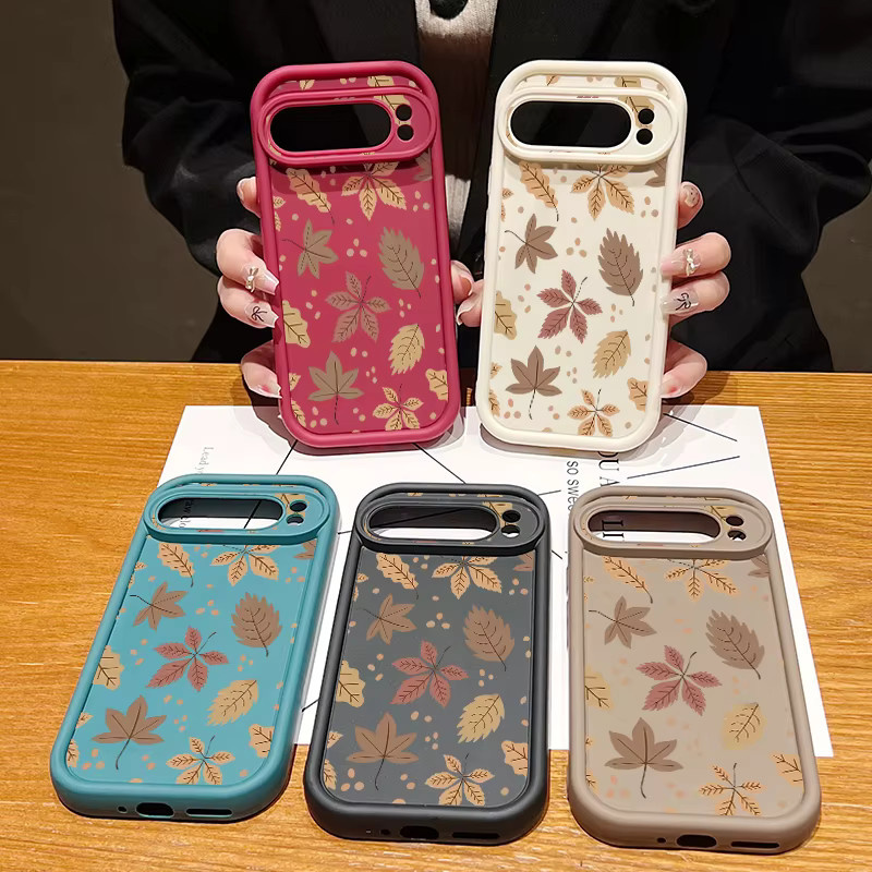 Stoßfeste Silikon Handyhülle mit Fallen Leaves Print für Google Pixel 8 Pro in White und Multicolour - Bild 2