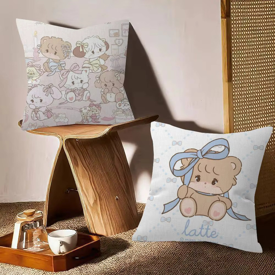 KAYOU Dekokissen mit M-Mikko-Anime-Illustrationen, Mehrfarbig, B/B/H: 45 x 45 x 45 cm - Bild 2