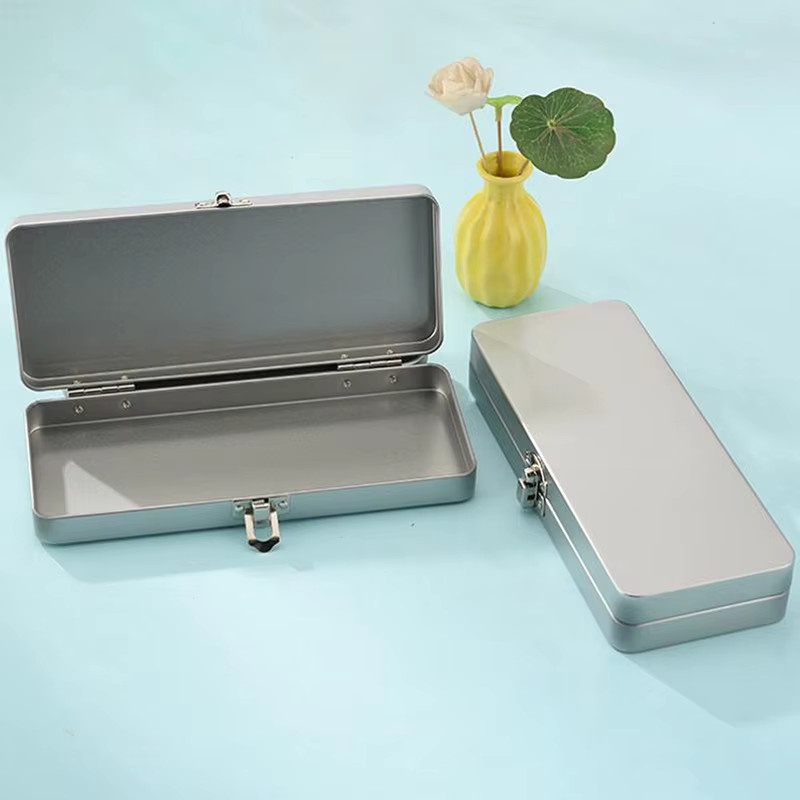 Abschließbare Blechdose aus Metall in Silber für solide Aquarellfarben und Kunstbedarf - Bild 3