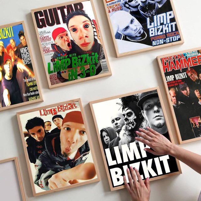 Limp Bizkit Vintage Poster von Potdemiel in Weiß auf Kraftpapier als Wandkunst für dein Zimmer - Bild 1
