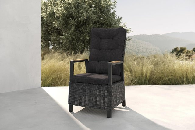 OUTFLEXX Nova Diningsessel aus Polyrattan und Aluminium mit Teakholz-Armlehnen, Anthrazit/Grau, B/T/H: 58 x 68 x 108 cm - Bild 1