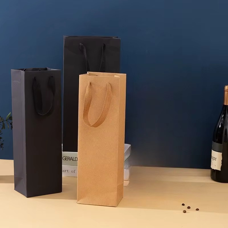 Robuste Wein-Geschenktüten aus braunem Kraftpapier mit Bindfaden und stabiler Basis für Flaschen - Bild 4