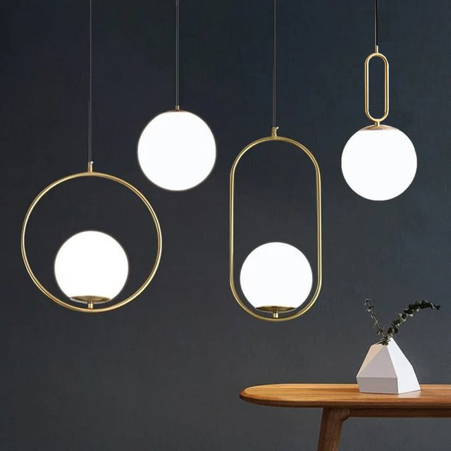 Moderne Pendelleuchte Ramalho in Gold mit Glas-Kugeln für Wohnzimmer, Esszimmer und Schlafzimmer - Bild 1