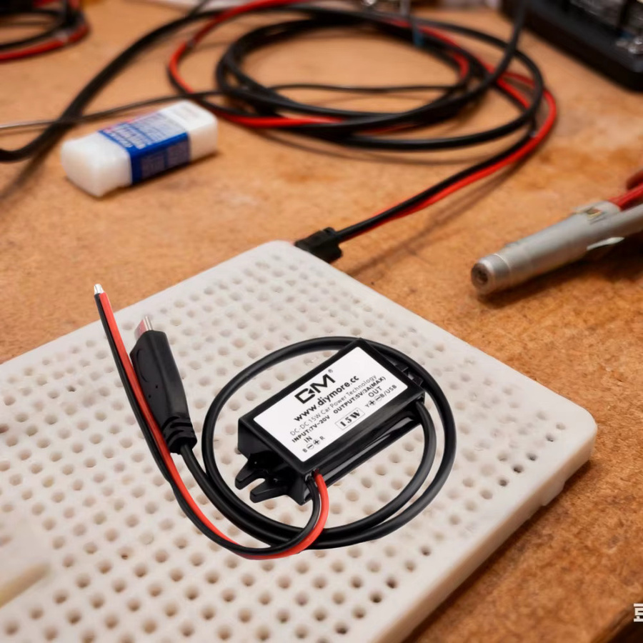 Aideepen USB-C 15W Step-down Modul DC Buck Converter, Wasserdichte Stromversorgung von DC 8-20V auf DC 5V/3A, Schwarz - Bild 4