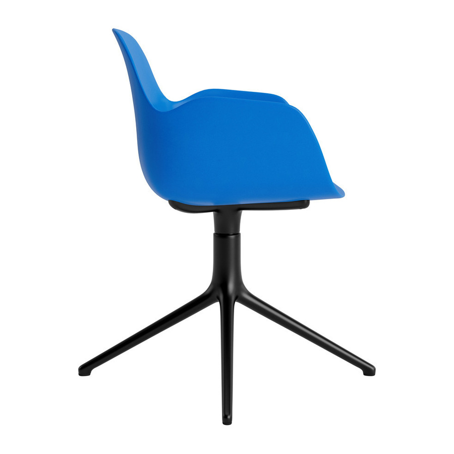 Normann Copenhagen Form Drehsessel mit Armlehnen in Blau - Bild 2