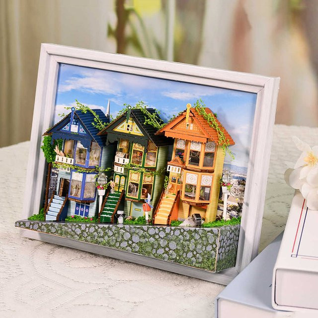GSF DIY Holz Puppenhaus Set mit europäischem Cottage-Design als 3D Gebäude Modell zum Selberbauen in Natur und Mehrfarbig - Bild 1