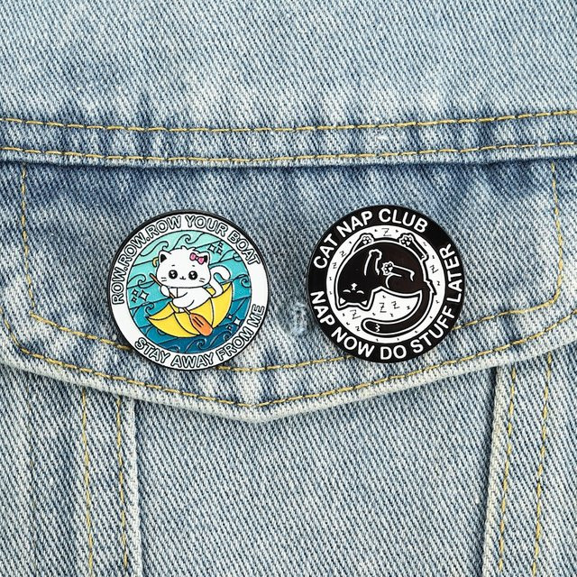 Miss Zoe Broschen, Emaille-Pins, Kätzchen-Bootschlafmotive, Bunt, Unisex - Bild 1