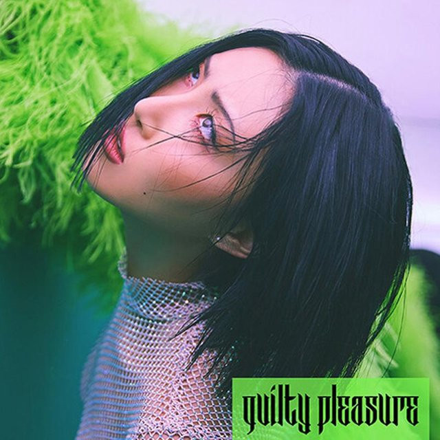 HWASA (MAMAMOO) Einzelalbum Guilty Pleasure in Green - Bild 1