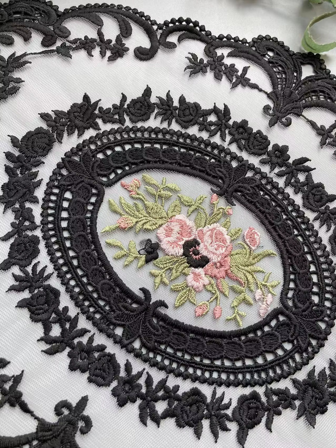 YUMMY Blumen-Spitzen-Applikationsbesatz aus Polyester-Netz in Schwarz, B: 43 cm, H: 30 cm - Bild 4
