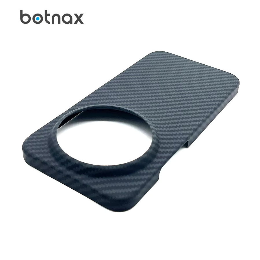 Ultraleichte Carbon-Faser-Hülle für Xiaomi 17 Ultra in Schwarz mit Linsenschutz und Aramid-Kevlar Rückseite - Bild 1