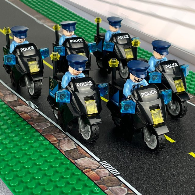 Fun Building Blocks Polizei Motorrad Modell Baustein, 6-teiliges Set, Schwarz, Grau, ab 6 Jahren - Bild 1