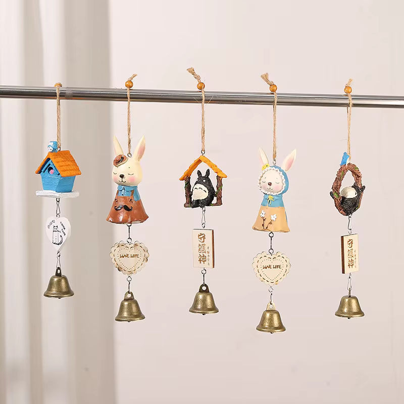 Japanisches Windspiel mit Kaninchen-Anhänger aus Kunstharz in Grau und Mehrfarbig für Wohnzimmer und Schlafzimmer - Bild 1