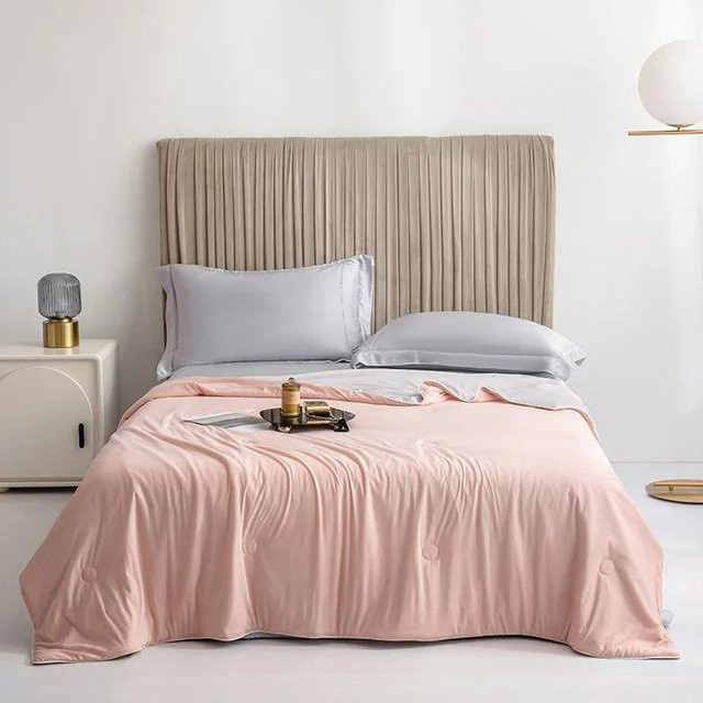 Sommer-Kühldecke aus Mikrofaser in Grau, leichte Steppdecke für Twin und King Size, B/H: 150 x 200 cm - Bild 1